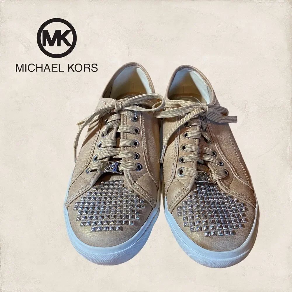 Michaelย Kors Women'sโLeather Silver Stud Tie Sneakersโ8.5